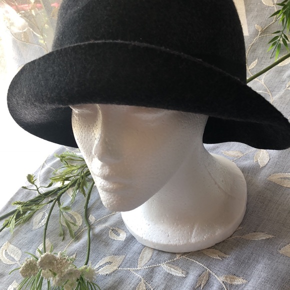 J JILL Gray 100% Wool Hat with black ribbon accent - Picture 7 of 16